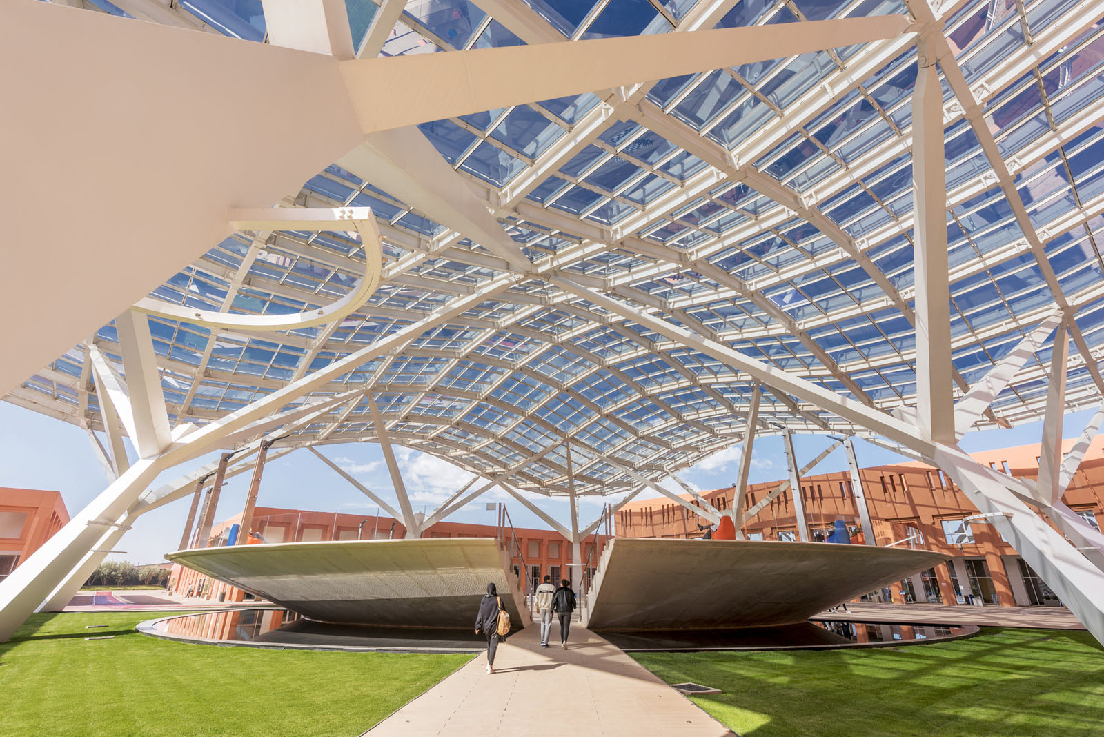 Empowering Leaders at the Crossroads of Science, Technology, and Business